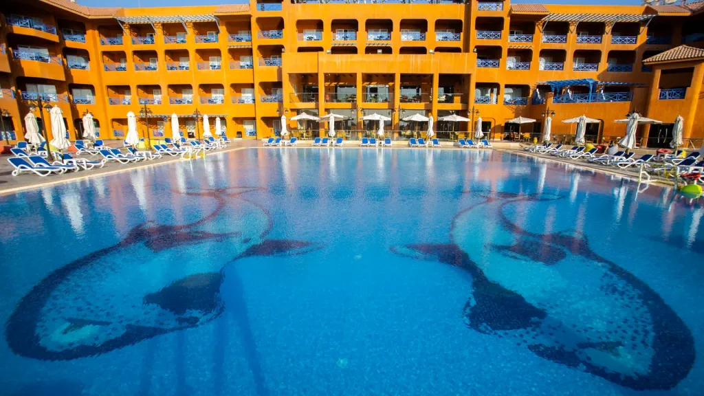 الفندق كانكون بيتش ريزورت - العين السخنة